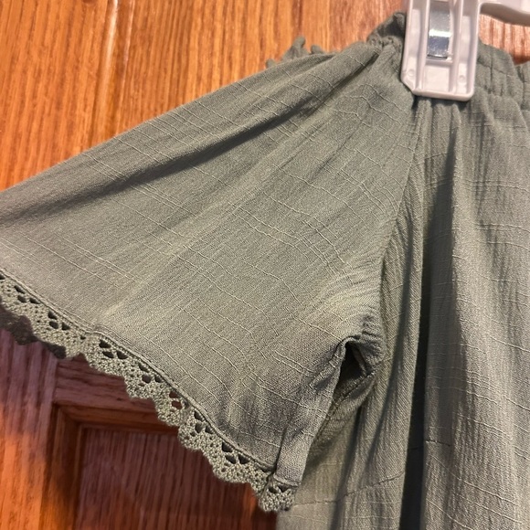 Women's Off-Shoulder Green Top - Picture 2 of 6